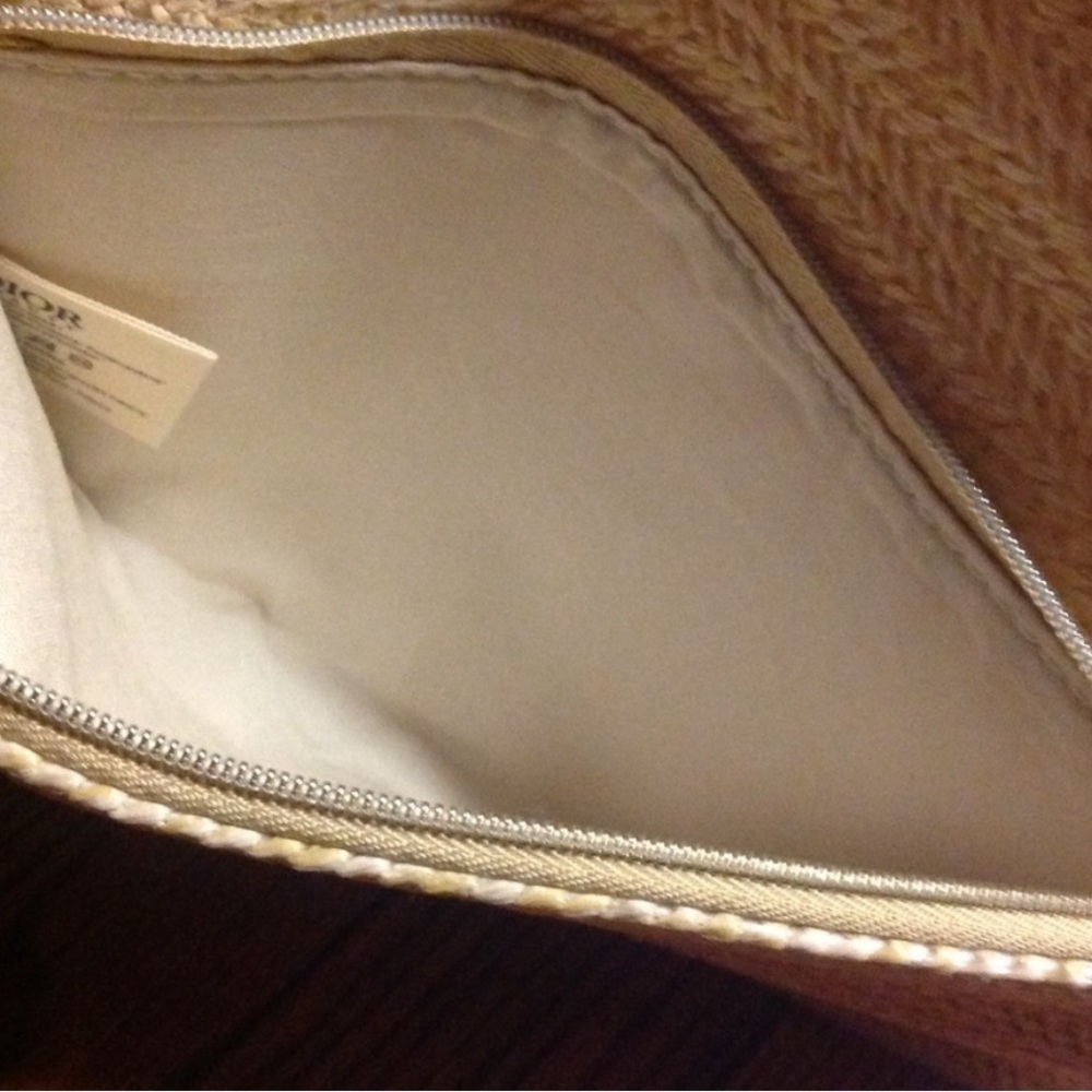 Dior Raffia Clutch - Picture 5 of 7